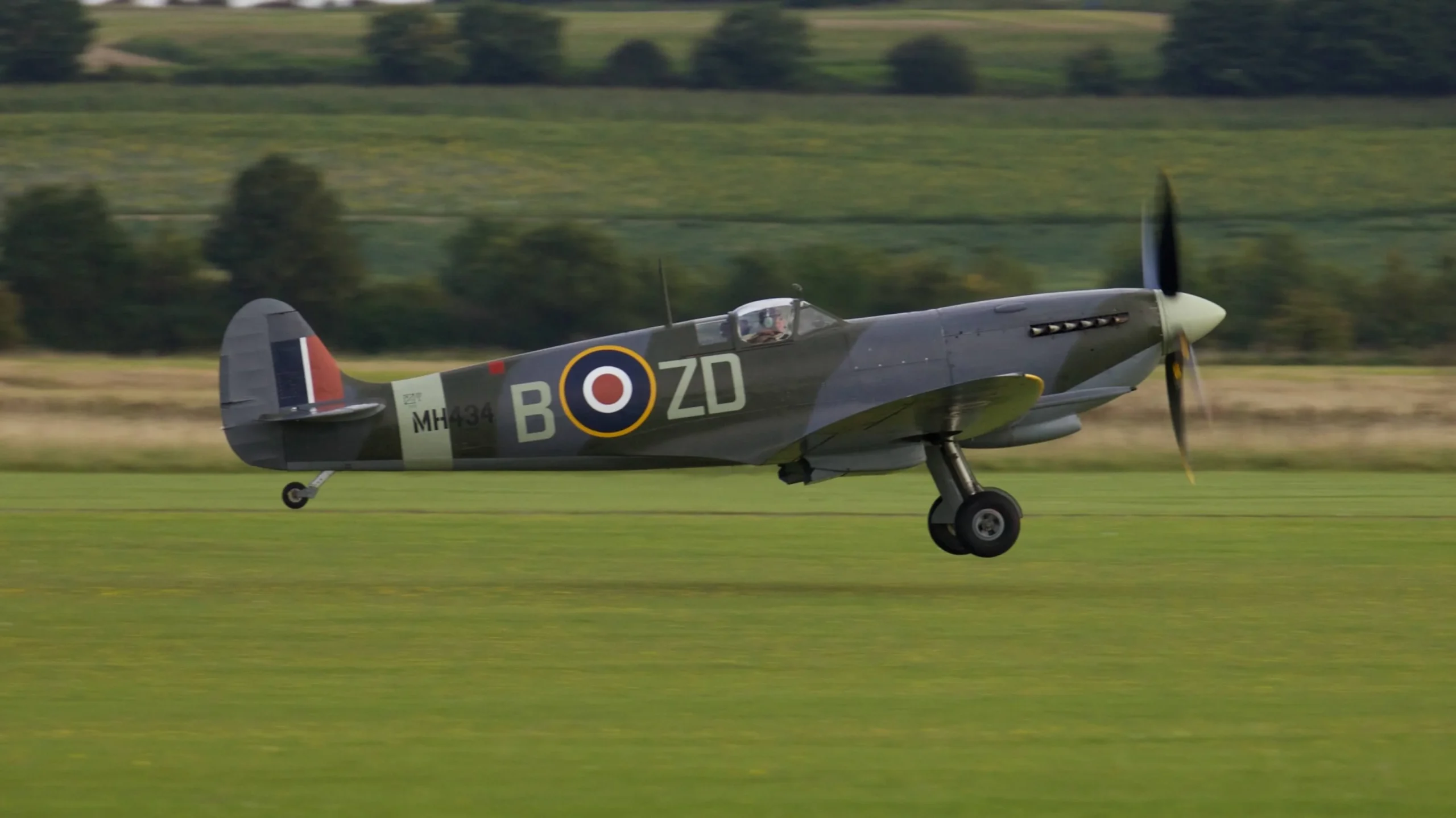 Which of these aircraft is the Supermarine Spitfire?